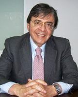 Carlos Holmes Trujillo 