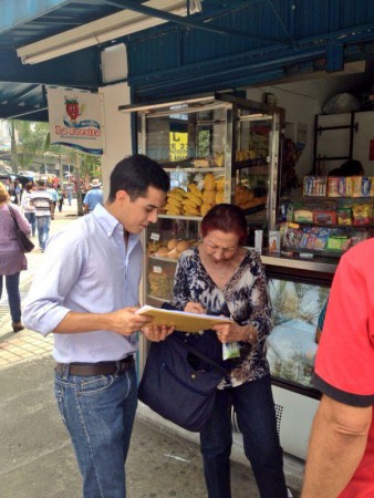 recoleccion de firmas Medellin 